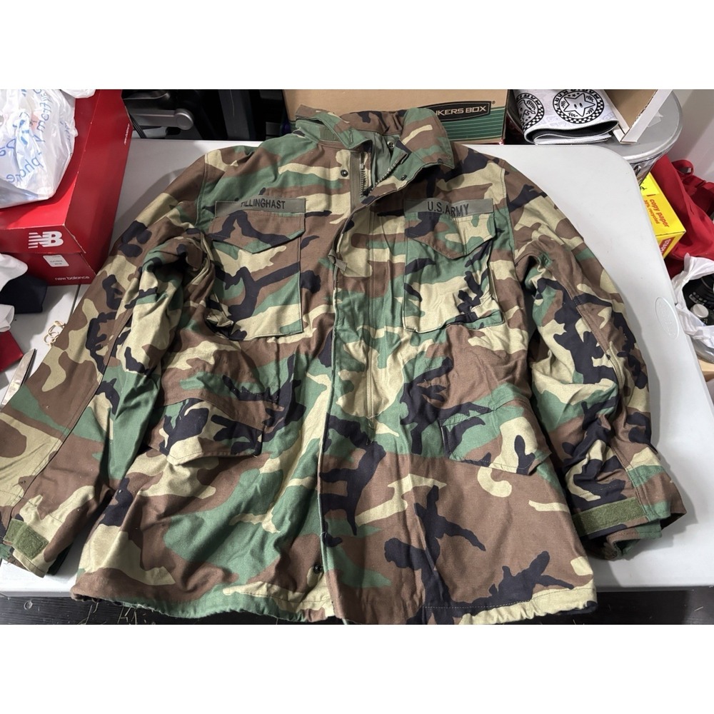 Vintage US Military Issue Field Cold Weather Jacket WITH LINER MED REGULAR